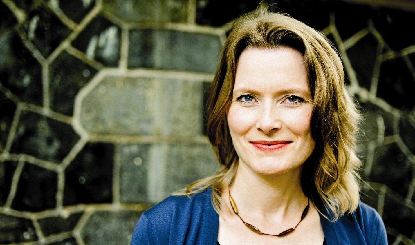 Jennifer-Egan-c-Pieter-M.-Van-Hattem-blue
