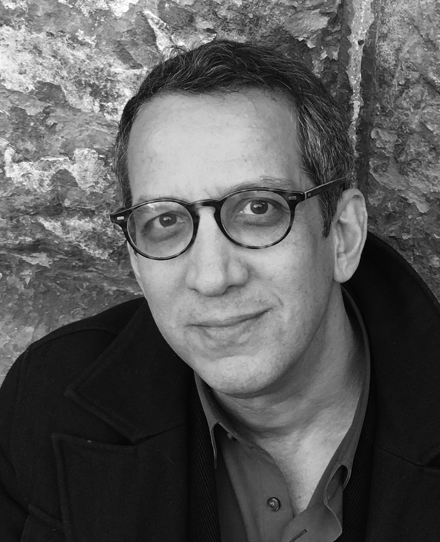 Kuper author photo Gray